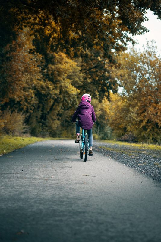 Cyclotourisme sur le ravel 38 (eurovélo 3 en Belgique) avec un enfant